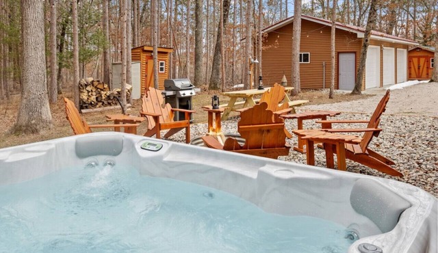 Reel Paradise, The Fishermen Cabin: Hot Tub & Fun! in Baldwin