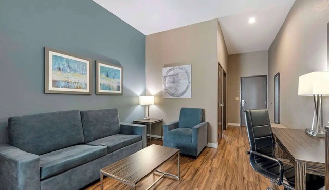Relax in a Charming Room w/Free Breakfast | Close to Lake Pflugerville - 3.5 mi