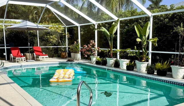 Relaxing 3BR/2BA Naples Retreat - w Private Heated Pool
