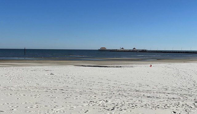 Relaxing Beach Getaway Retreat- sleeps you to 12+
