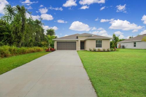 Relaxing coastal home centrally located in Port Charlotte - Fireside Cottage