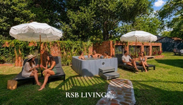 Relaxing Getaway with Private Hot Tub 7 Br 4 bath