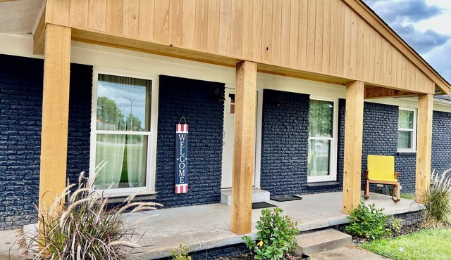 Remodeled Benton home-sleeps 7/Coffee bar/WI-FI & Netflix/easy access to freeway