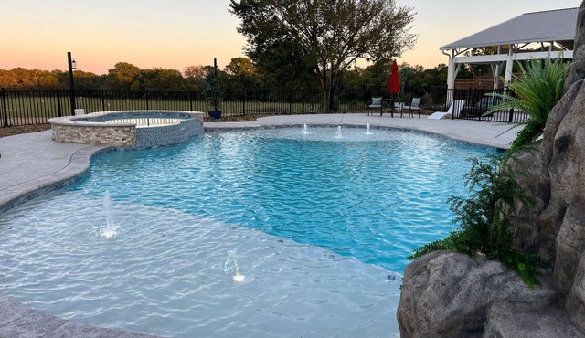 River Valley Place Private Retreat w/Pool,Spa,Pickleball,Game Barn - Sleeps 25