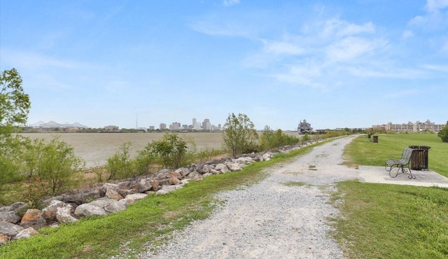 Riverside Retreat! Quiet and Charming 2 bed/2 bath