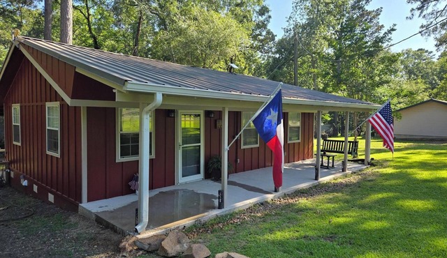 Rustic Cabin 300 Yards from Free Boat Launch & Swimming Area