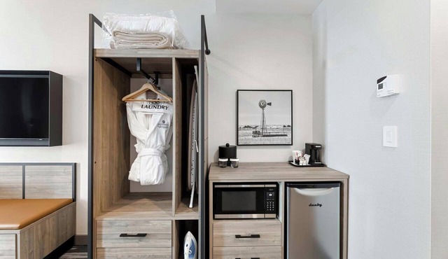 Sandman Signature Dallas Las Colinas Hotel & Suites