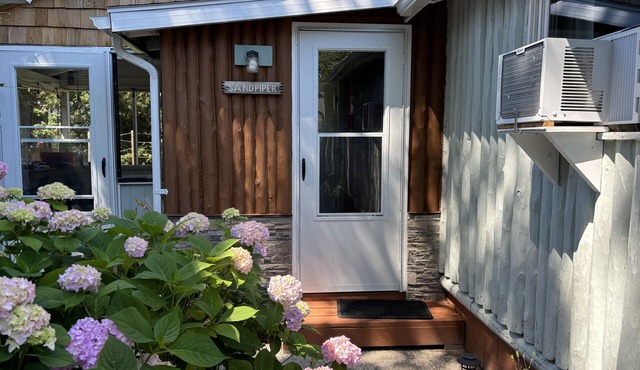 Sandpiper Cottage: Lakeside, Boat Slip, Beach, Family Friendly, Kayaks