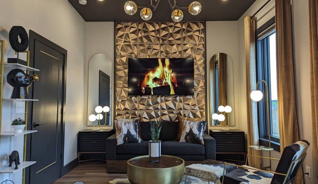 Sauna | Game Room | EV Charger | 5 min to Downtown