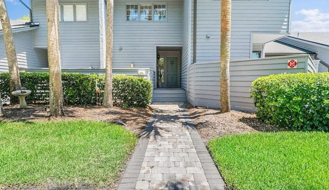 Sawgrass townhouse with terrific golf course views
