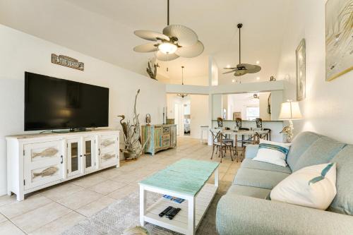 Screened Lanai + Workspace! Naples Stay Near Gulf