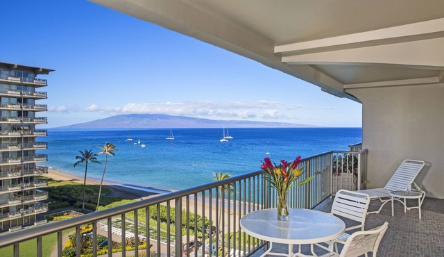Sea, beach and courtyard views - prime location in Lahaina