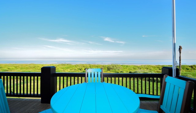 Sea Dreams~ New Beachfront~ 5 bedroom/5 bathroom~ Pool & Spa