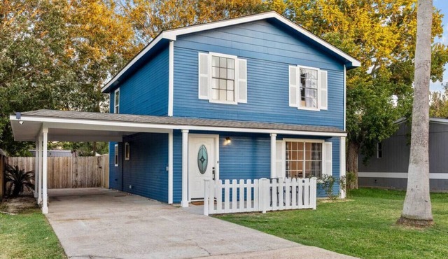 Seabrook 3BR Sleeps 10 | Walk to El Jardin Beach, Near Kemah Boardwalk