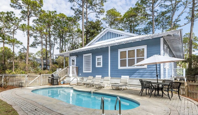 Seagrove Home- Pet Friendly, Private Pool, & Bikes