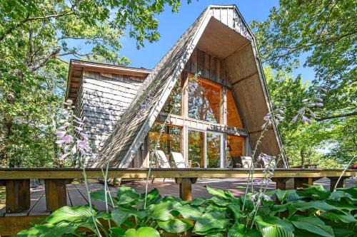 Secluded A-Frame Cabin with Incredible Views near Mountain Fork River in Oklahoma