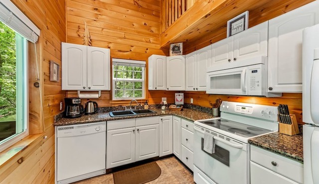 Secluded Cozy Wooden Cabin in Fort Payne, Alabama