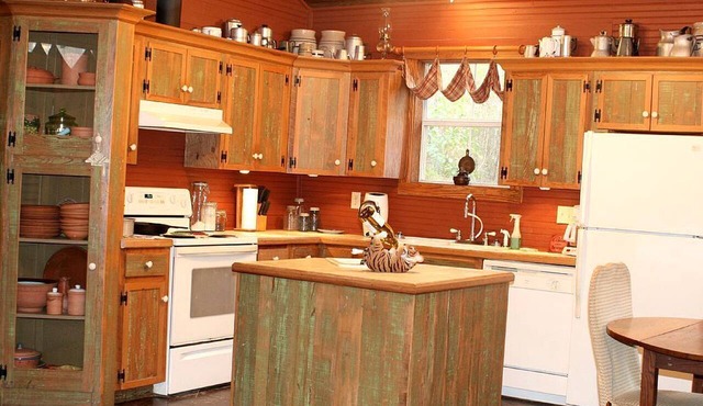 Secluded Forest Cabin Rental with Seasonal Pool near Natchez, Mississippi