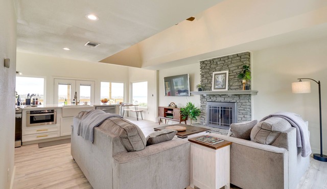 Serene Burnet Getaway w/Buchanan Lake Views! in Burnet
