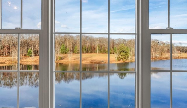 Sewanee Mountain Lake House in Sewanee