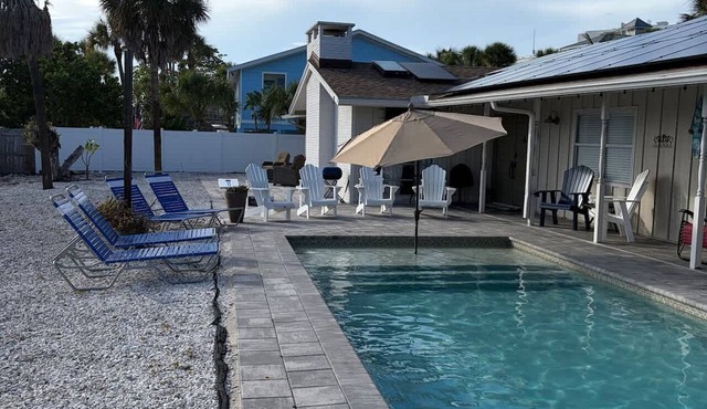 Siesta Beach Getaway With Heated Pool