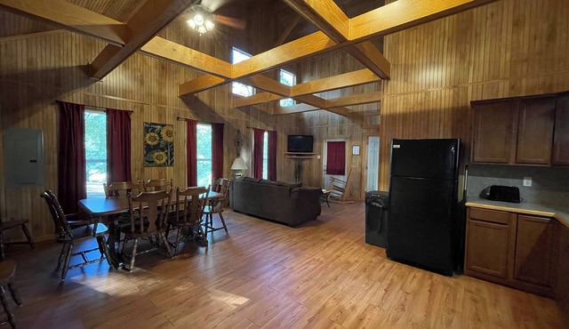 Spacious 1-Bedroom Cabin with Full Kitchen, Vaulted Ceiling & Outdoor Space