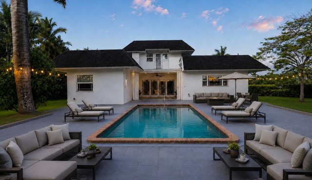 Spacious 4-bedroom estate in beautiful Davie with AC