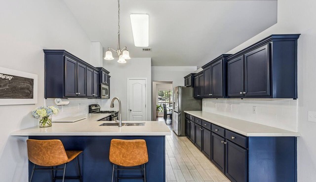 Spacious 4-bedroom house in serene Pensacola with private pool