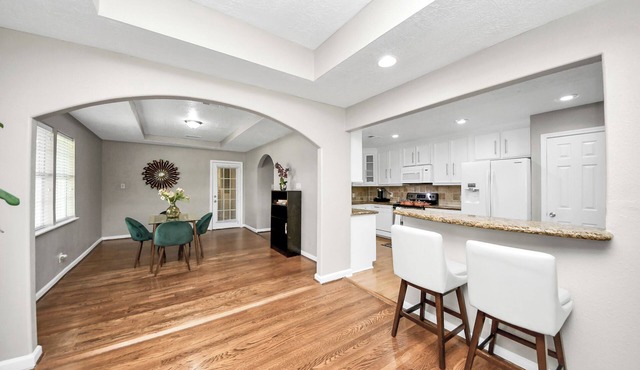 Spacious 4-bedroom house in perfect Houston with cool AC