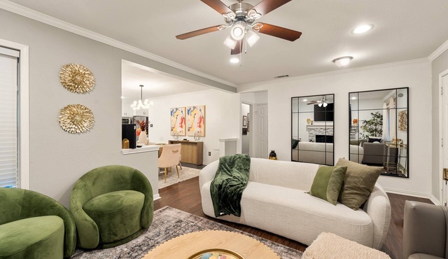 Spacious 4BR Home - King Suite - Family Friendly - Near Dallas Attractions