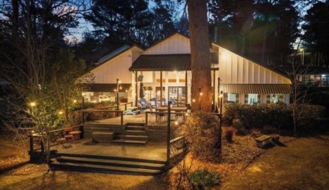 Spacious 5-bedroom Lake House on Lake Gladewater