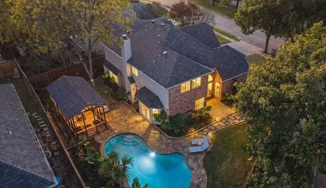 Spacious 5BR w/Pool, Hot Tub, Arcade & Theater Near AT&T Stadium