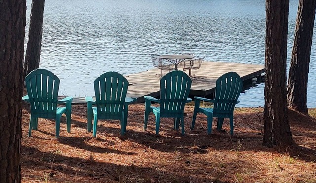 Spacious home on Lake Greenbriar. The best place for your friends and family!