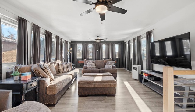 Spacious Quiet Classic Murray Home in Murray