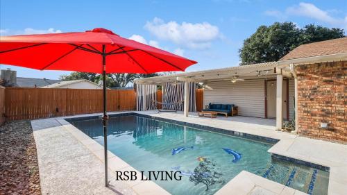 Spectacular 4BR 2B Home with Pool and Grill