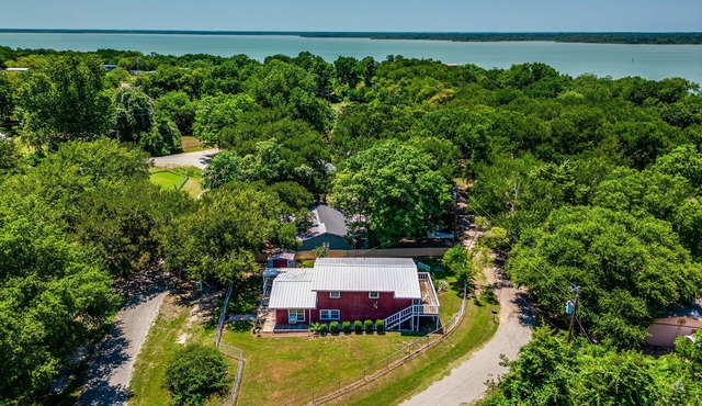 Springhill Lakehouse at Navarro Mills Lake