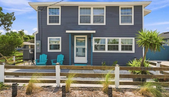 St. Augustine 3-bed, Walk to Beach, Pool, Hot Tub, Tiki & Golf Green