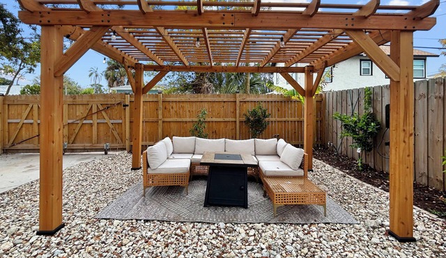 St Pete Oasis - 3BR + Office - Near DTSP & Beaches