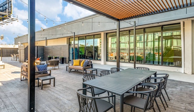 Staybridge Suites Dallas Market Ctr Love Field by IHG