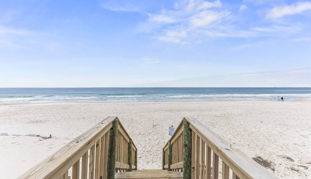 Steps from the Beach*Pool*Pier on Little Lagoon