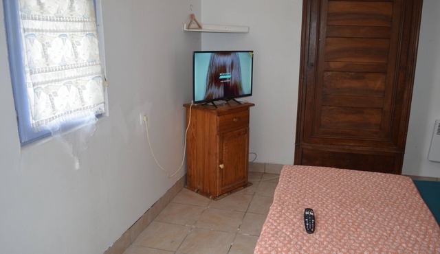 Studio apartment in a historic house, 5 minutes from Port Guillaume—ideal for a couple in Dives-sur-Mer