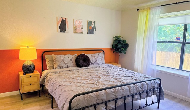 Stunning 4Br2Ba. Pets Friendly. Extended Stay welcome!