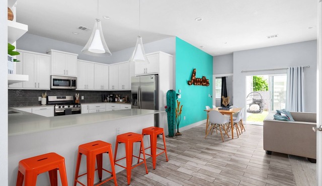 Stunning Centrally Located & FUN 3 Bed Home!