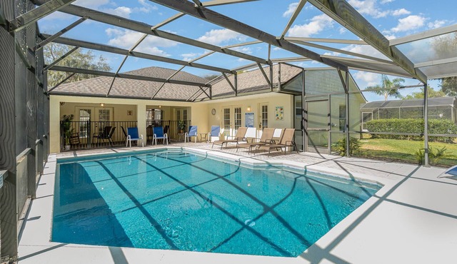 Stunning Pool Home, close to Attractions - 16306