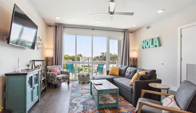 Stylish NOLA Bywater Condo 2BR/2BA w Pool/Balcony!