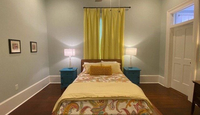 Summer Rates Reduced! Spacious, Uptown - renovated single story 2 Bed, 2 Bath