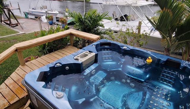 Summer Retreat-Outdoor Spa-Billiard Room-Putting Green-Canoes & Paddle Boards