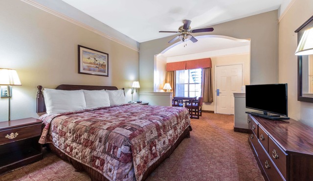 Super 8 by Wyndham Greenville