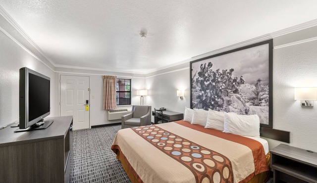 Super 8 by Wyndham Mount Vernon in Mount Vernon