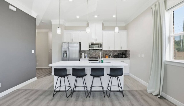 SW Houston 2BR | Two Kings, Desks, Fenced Yard